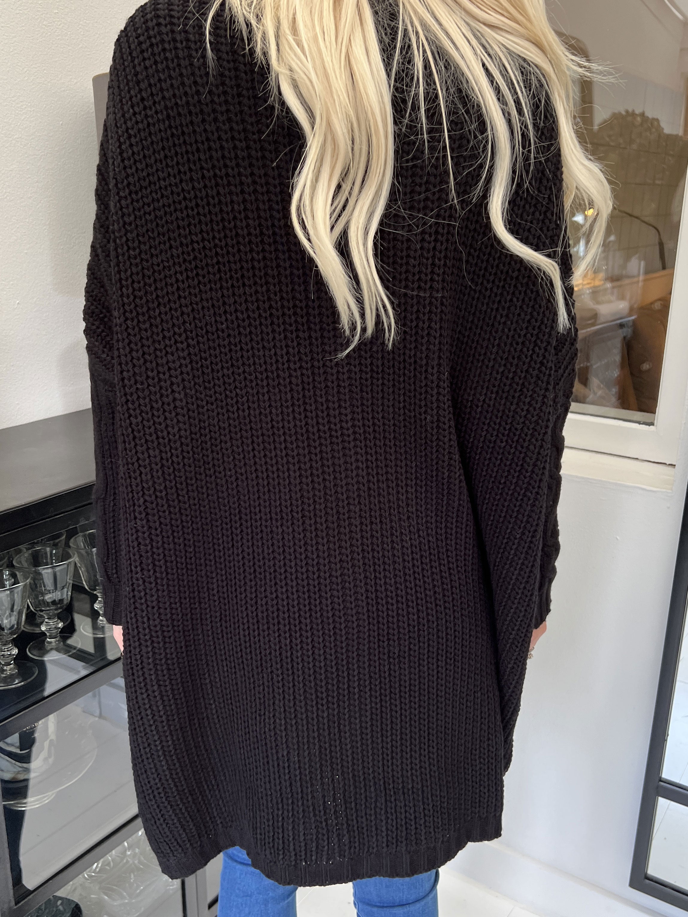 Noa - Strikcardigan med kabelstrik